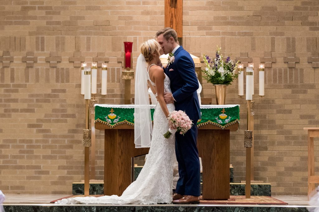 Liz + Joey - Cincinnati Airport Marriott Wedding