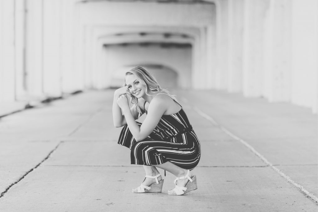 Mikayla - Smale Riverfront Park Senior Photographers