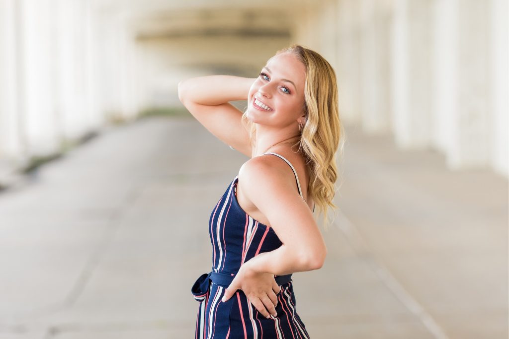 Mikayla - Smale Riverfront Park Senior Photographers