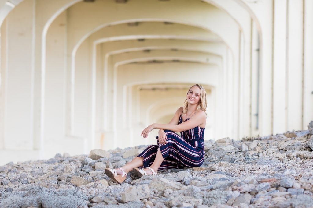 Mikayla - Smale Riverfront Park Senior Photographers