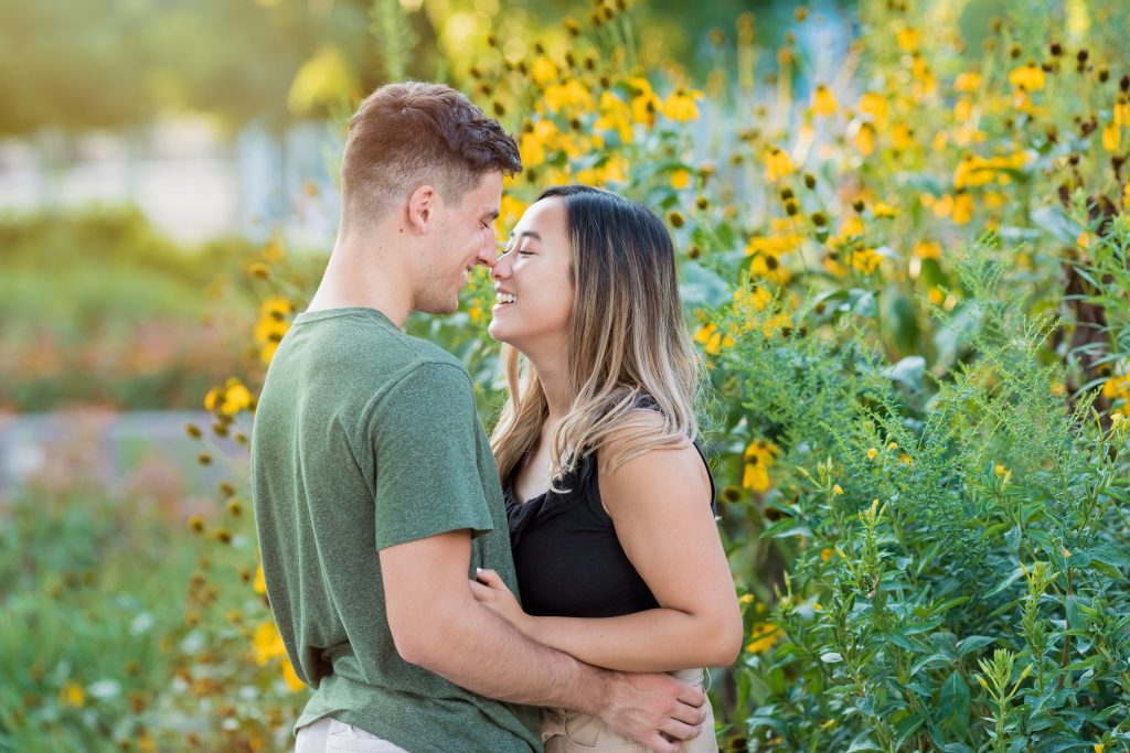 Jenna + Matt - Smale Riverfront Park Engagement