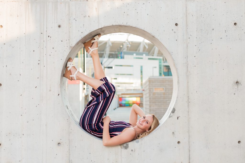 Mikayla - Smale Riverfront Park Senior Photographers