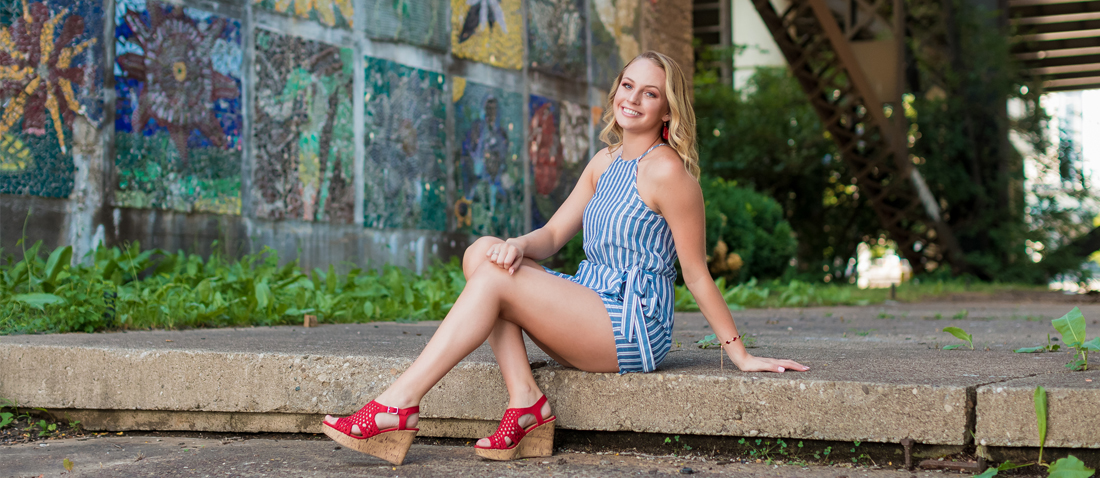 Mikayla - Smale Riverfront Park Senior Photographers