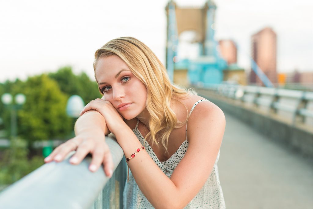 Mikayla - Smale Riverfront Park Senior Photographers