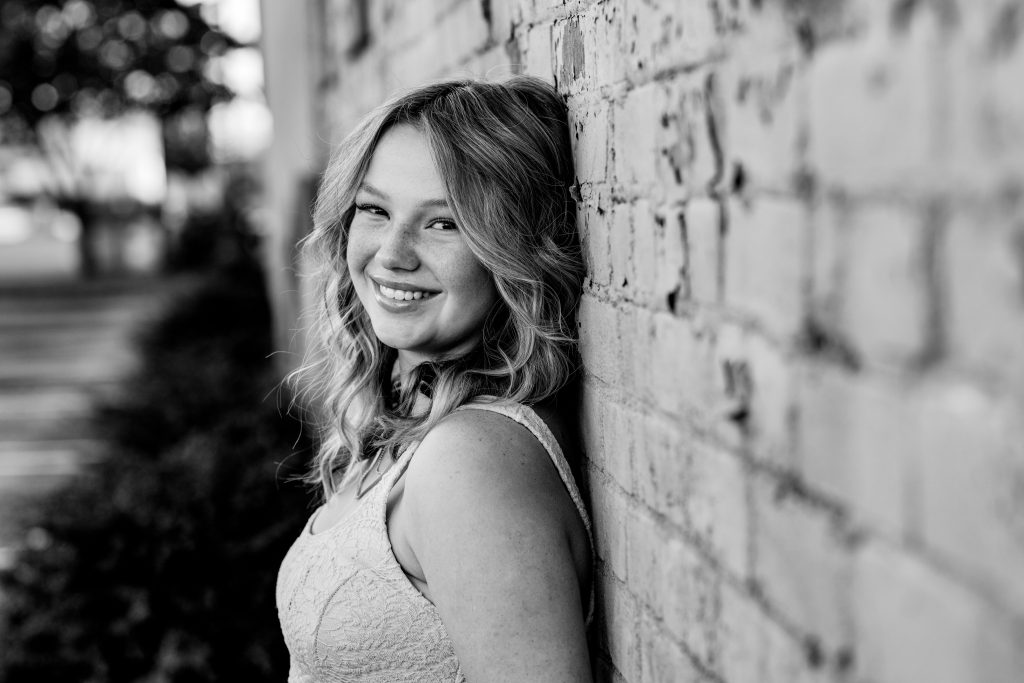 Hannah - Downtown Middletown Senior Photographers