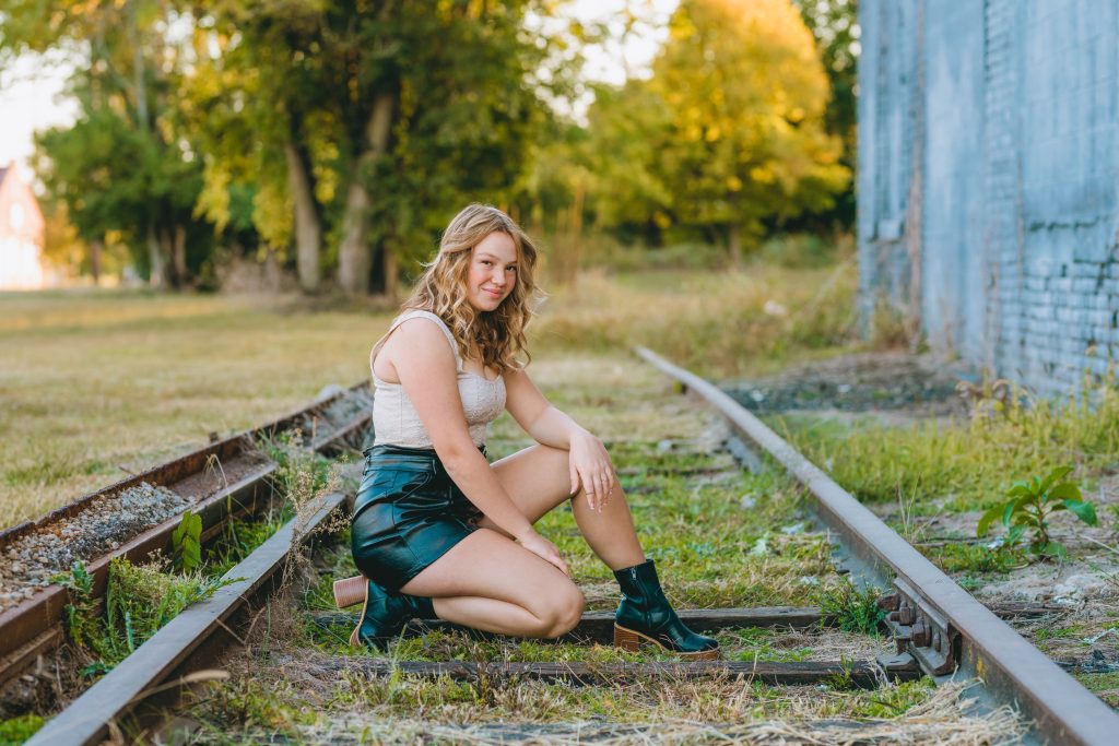 Hannah - Downtown Middletown Senior Photographers