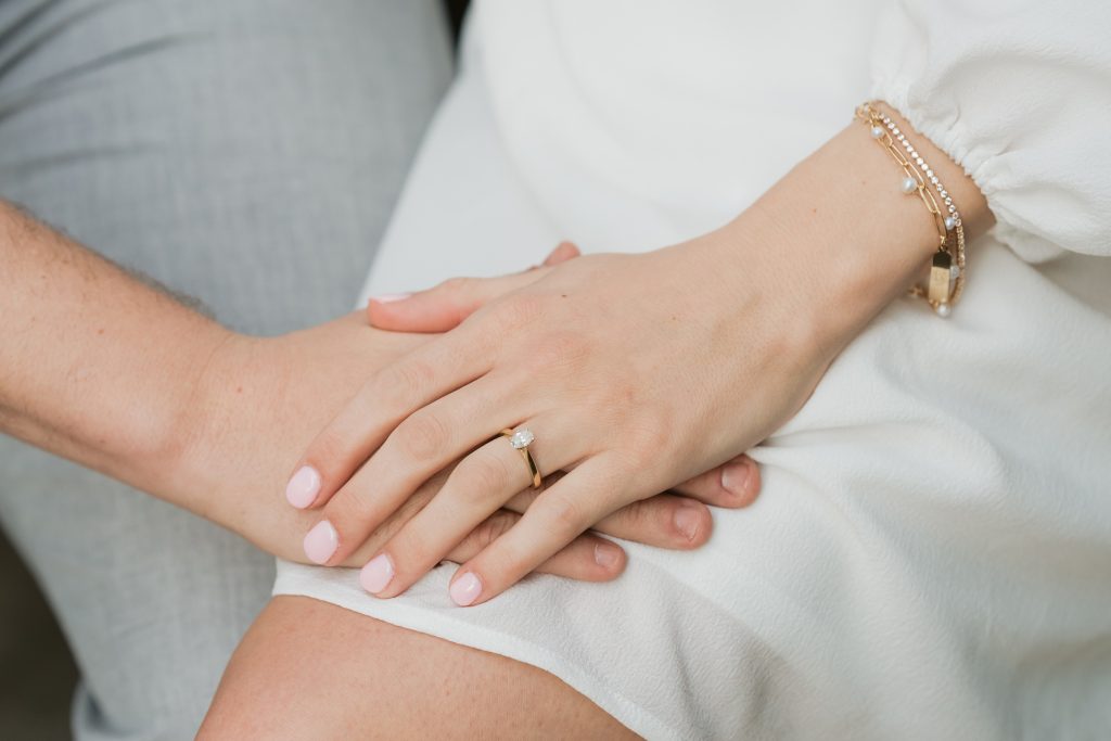 Jessica + Jacob - Smale Riverfront Park Engagement