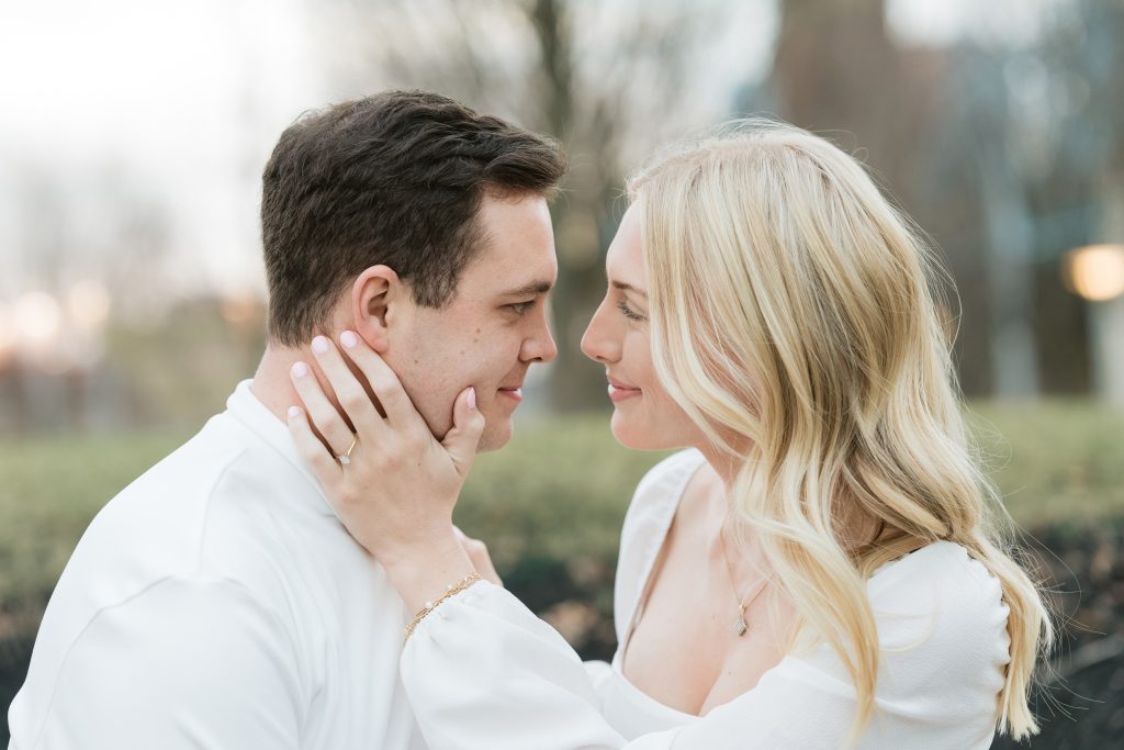 Jessica + Jacob - Smale Riverfront Park Engagement