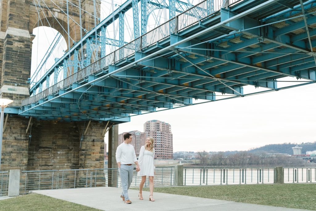 Jessica + Jacob - Smale Riverfront Park Engagement