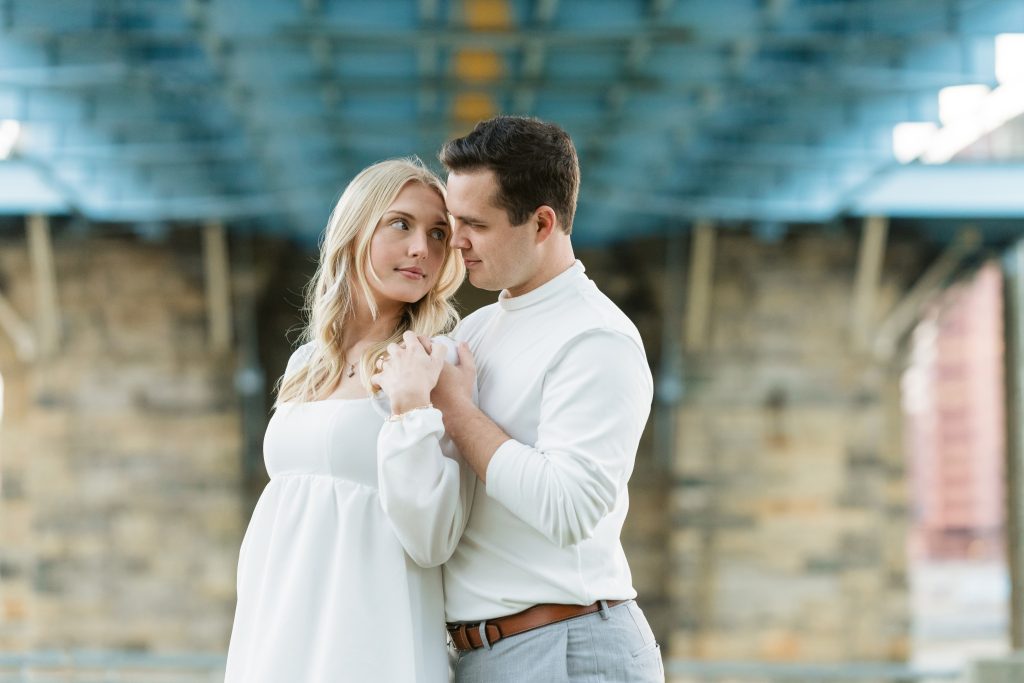 Jessica + Jacob - Smale Riverfront Park Engagement